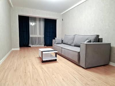квартира за адресою Солом'янська вул., 10