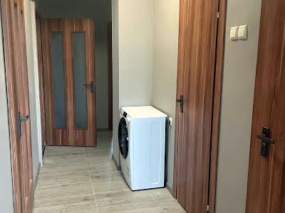 квартира за адресою Новодарницька вул., 13/18