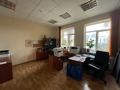 комерційна за адресою Броварська, 1а