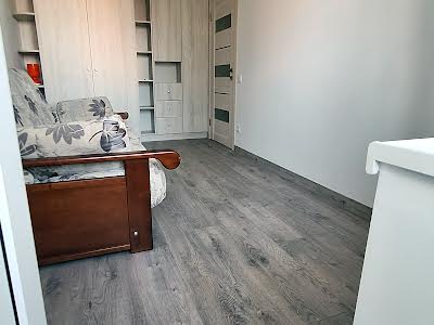 квартира за адресою Івана Миколайчука вул., 10