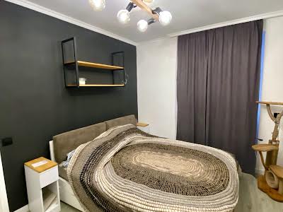квартира за адресою Короленко, 2