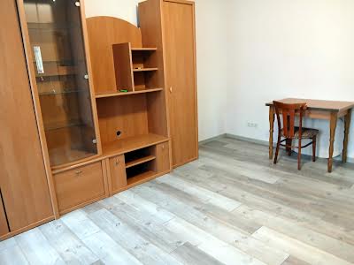 квартира за адресою Гайдамацька вул. (Волзька), 40