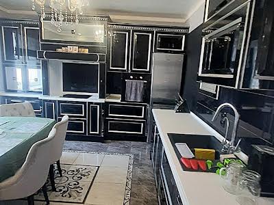 квартира за адресою Водопровідна вул., 42