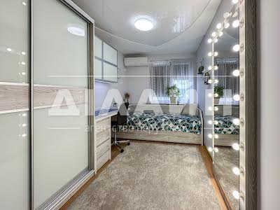квартира за адресою Бородинська вул., 14