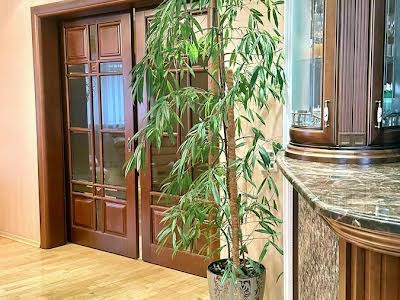 квартира за адресою Михайла Котельникова вул., 33