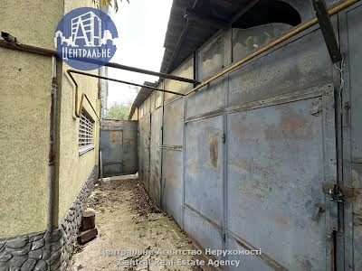 комерційна за адресою Нижньобазарна пл., 4А