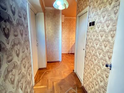 квартира за адресою Дніпровська набережна вул., 13