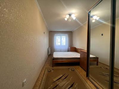 квартира по адресу Бажана ул., 16