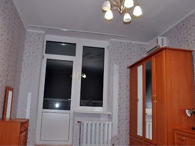 квартира за адресою Олени Пчілки вул., 2