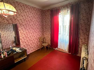 квартира за адресою Сенатора Маккейна, 1