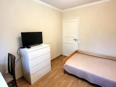 квартира за адресою Патріарха Мстислава Скрипника вул., 11