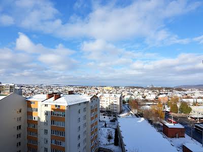 квартира за адресою Тролейбусна вул., 32