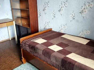 квартира за адресою Академіка Глушкова просп., 33