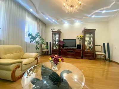 квартира по адресу Адмирала Лазарева ул., 40