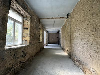комерційна за адресою Павла Скоропадського вул. (Адмірала Макарова), 18