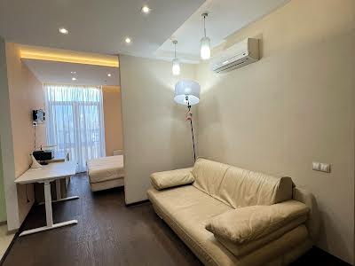 квартира за адресою Регенераторна вул., 4
