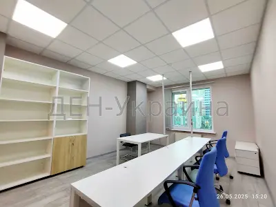 комерційна за адресою Юрія Шумського вул., 1-А