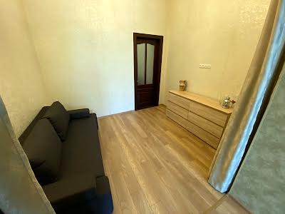 квартира за адресою Святого Теодора пл., 5