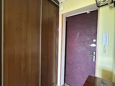 квартира за адресою Стадіонна вул., 13