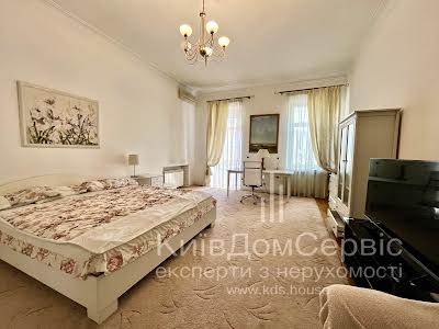 квартира за адресою Заньковецької вул., 4