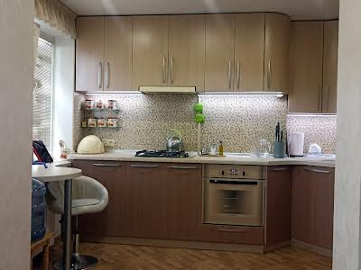 квартира за адресою Осіння вул., 13