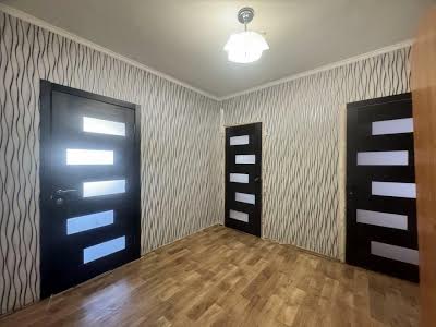 квартира за адресою Анни Ахматової вул., 14-Б