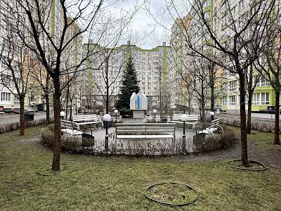 комерційна за адресою Жулянська вул., 1-Г
