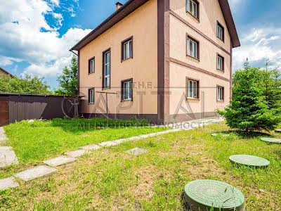 комерційна за адресою Садова вул., 22
