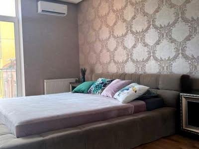 квартира за адресою Регенераторна вул., 4