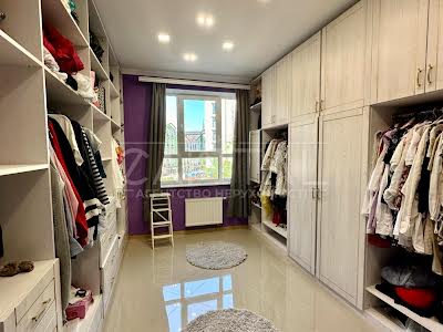 квартира за адресою Дегтярна вул., 19