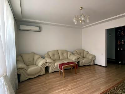 квартира за адресою Калинова вул., 77