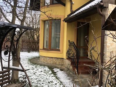будинок за адресою Кленова