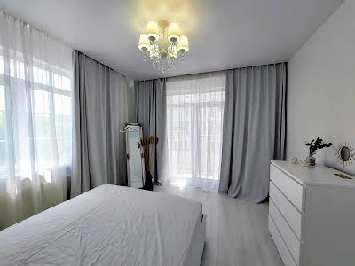 квартира за адресою Михайла Максимовича вул. (Онуфрія Трутенка), 28е