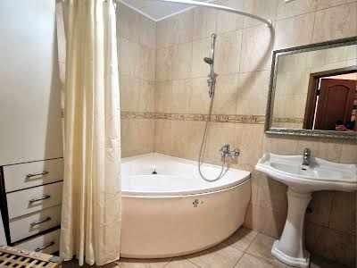 квартира по адресу Гвардейцев-Широнинцев ул., 29а