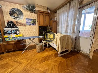 квартира за адресою Анни Ахматової вул., 4