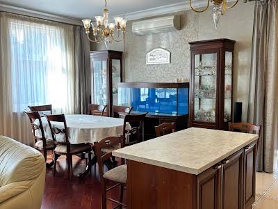 квартира за адресою Івана Карпинця вул. (), 4
