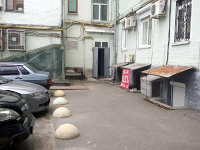 коммерческая по адресу Михаила Грушевского ул., 28/2