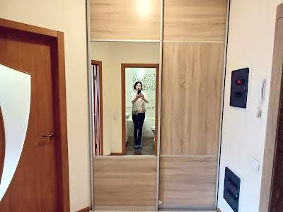 квартира за адресою Братська вул., 12