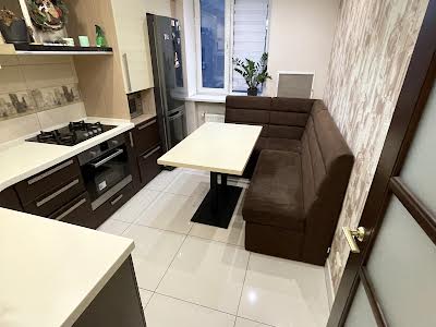 квартира за адресою Боголюбова вул., 20