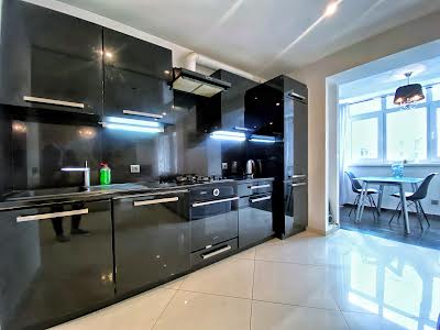 квартира за адресою Рибальська вул., 8