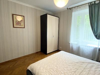 квартира за адресою Лаврська вул. (Січневого Повстання), 4-В