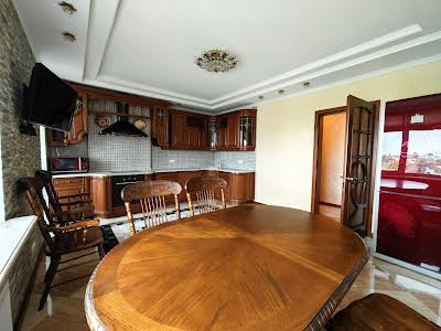 квартира за адресою Осіння вул., 33