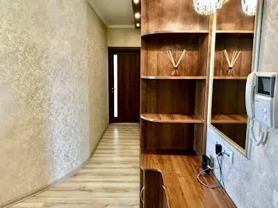 квартира за адресою Героїв Оборони вул., 10-А