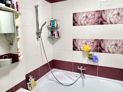 квартира за адресою Середня вул., 24 к3
