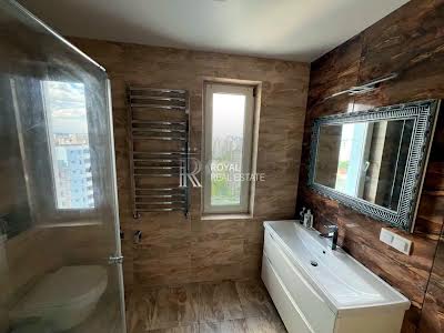 квартира за адресою Драгоманова вул., 1