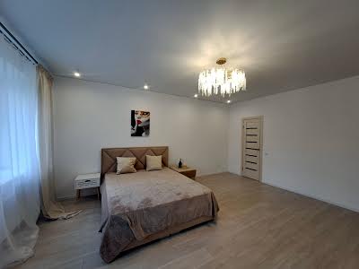 квартира за адресою Польова вул., 8