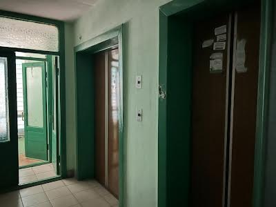 квартира за адресою Ореста Левицького вул. (Академіка Курчатова), 21