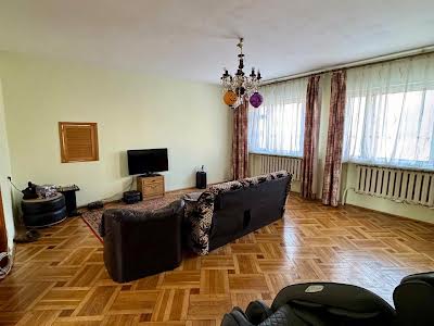 дом по адресу Стефаника, 4