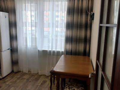квартира за адресою Софії Русової вул., 7