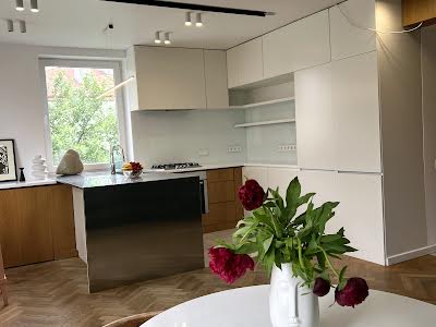 квартира за адресою Академіка Степана Рудницького вул., 34